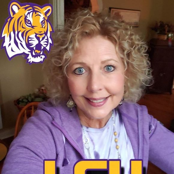 Meet your Posher, Lisa - Picture 1 of 1